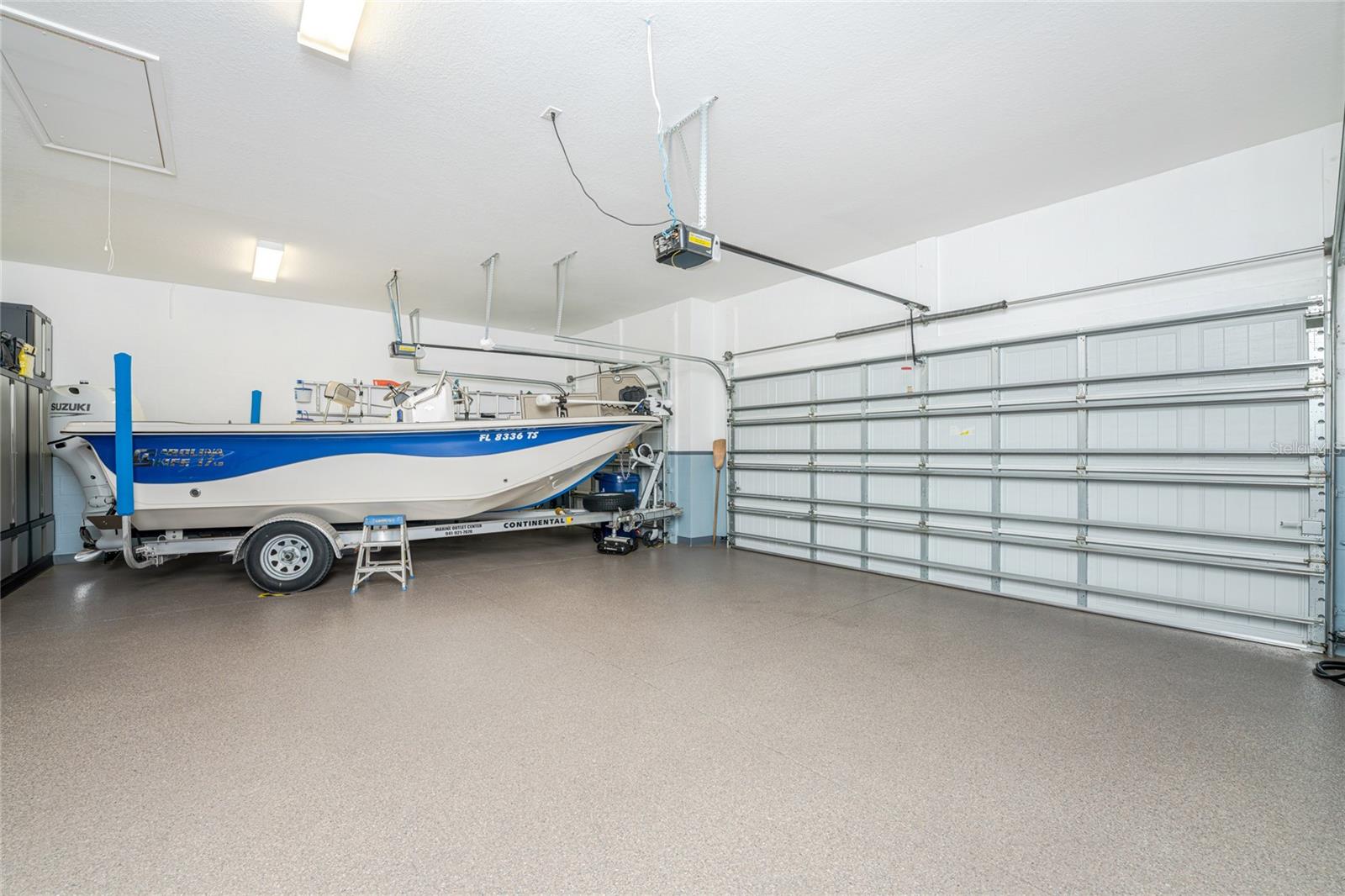 Image 52 of 98 For 27400 Hole In One Place