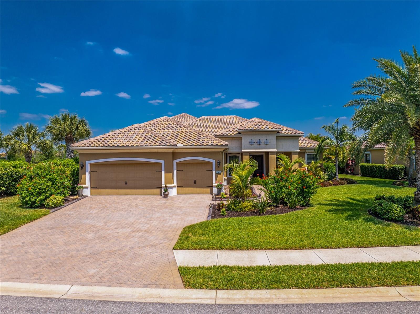 Image 70 of 98 For 27400 Hole In One Place