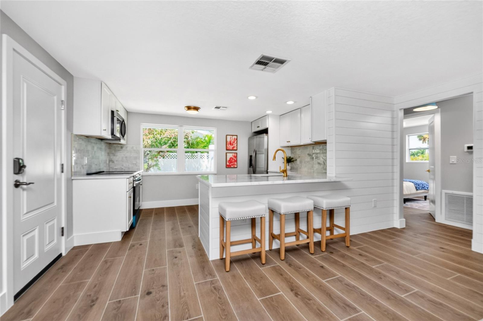 Image 10 of 42 For 1175 Little Court