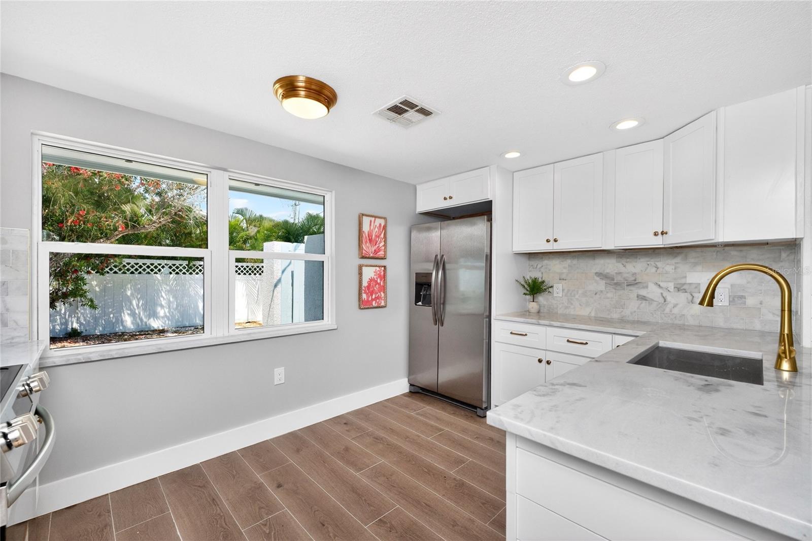 Image 11 of 42 For 1175 Little Court