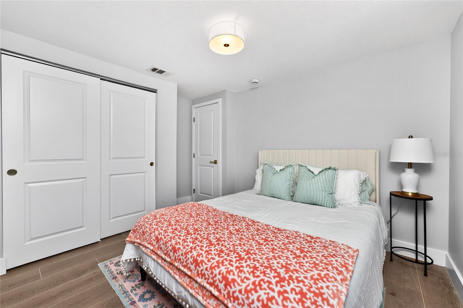 Image 14 of 42 For 1175 Little Court