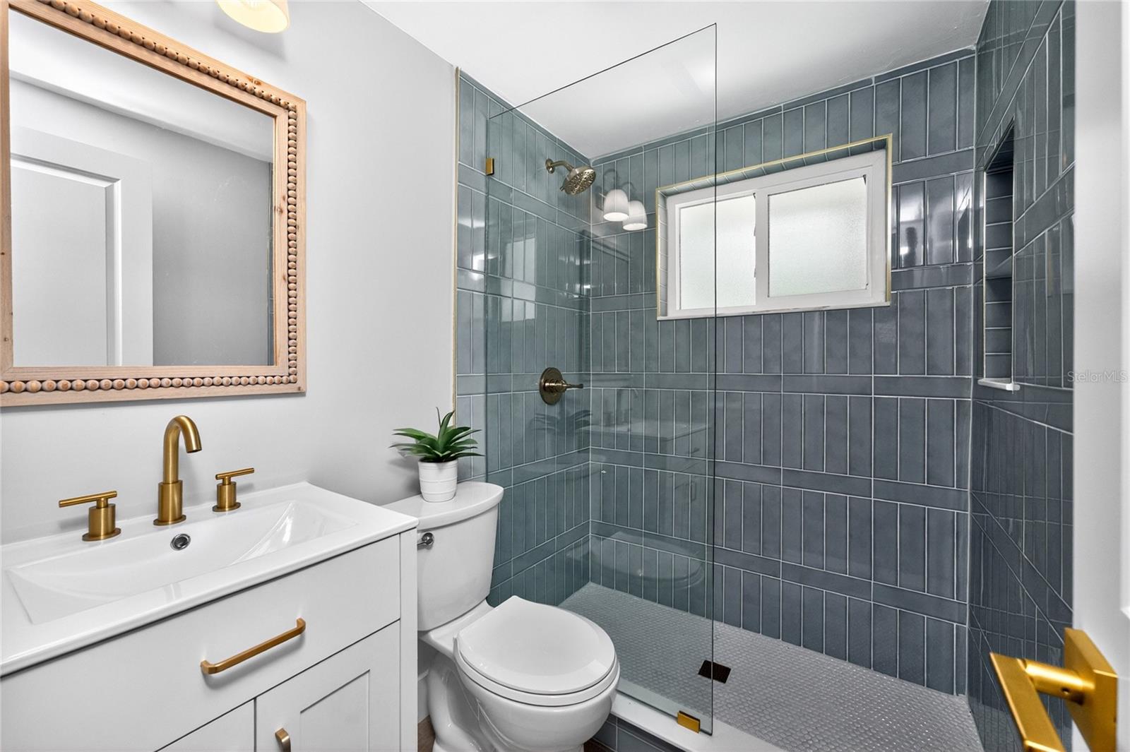 Image 16 of 42 For 1175 Little Court