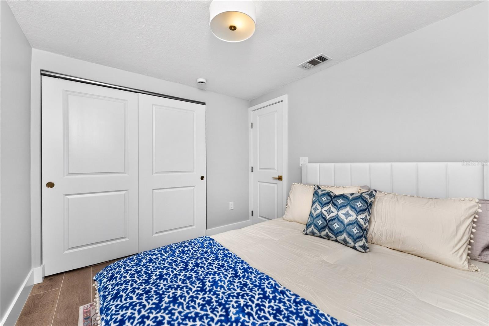 Image 19 of 42 For 1175 Little Court