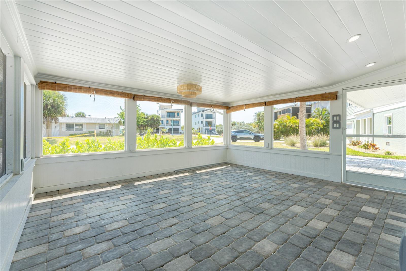 Image 22 of 42 For 1175 Little Court