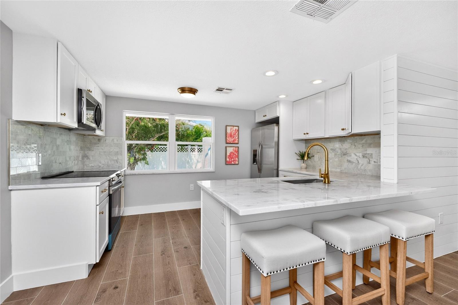 Image 5 of 42 For 1175 Little Court