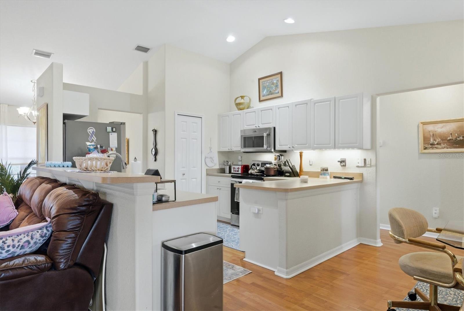 Image 15 of 42 For 11200 Carnegie Avenue