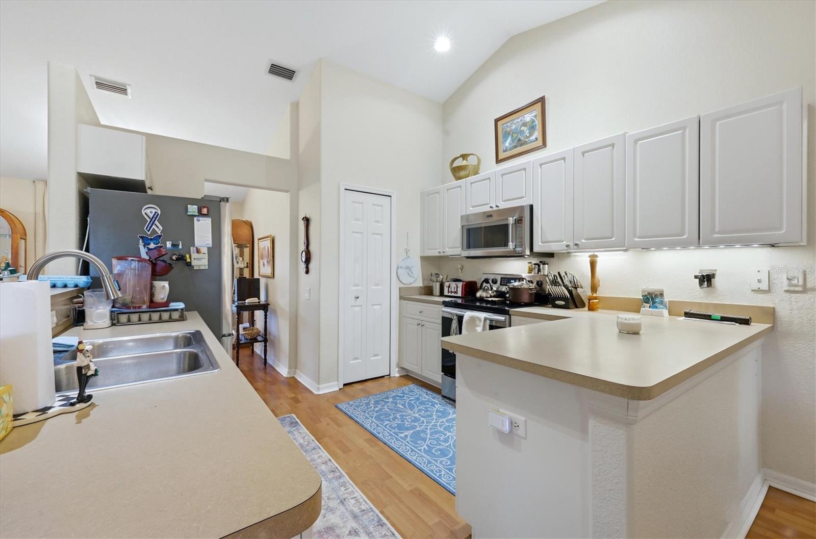 Image 16 of 42 For 11200 Carnegie Avenue