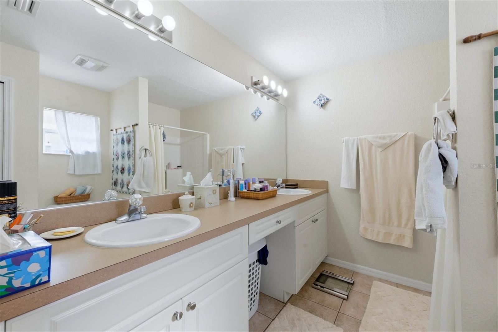 Image 23 of 42 For 11200 Carnegie Avenue