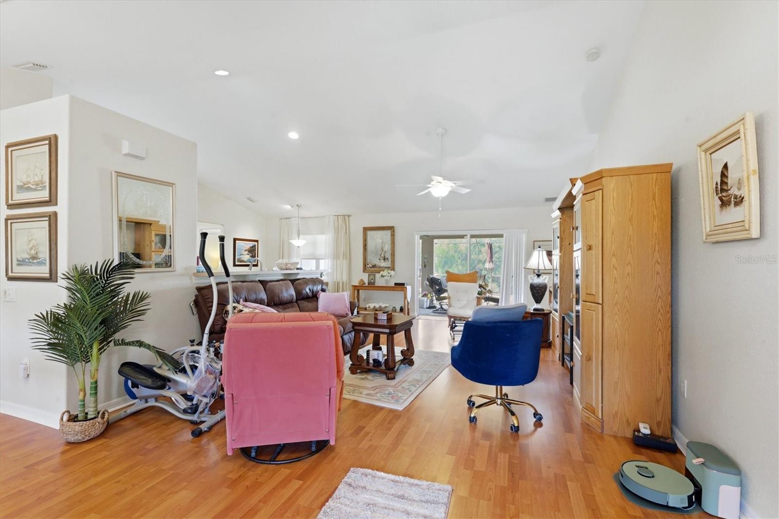 Image 8 of 42 For 11200 Carnegie Avenue