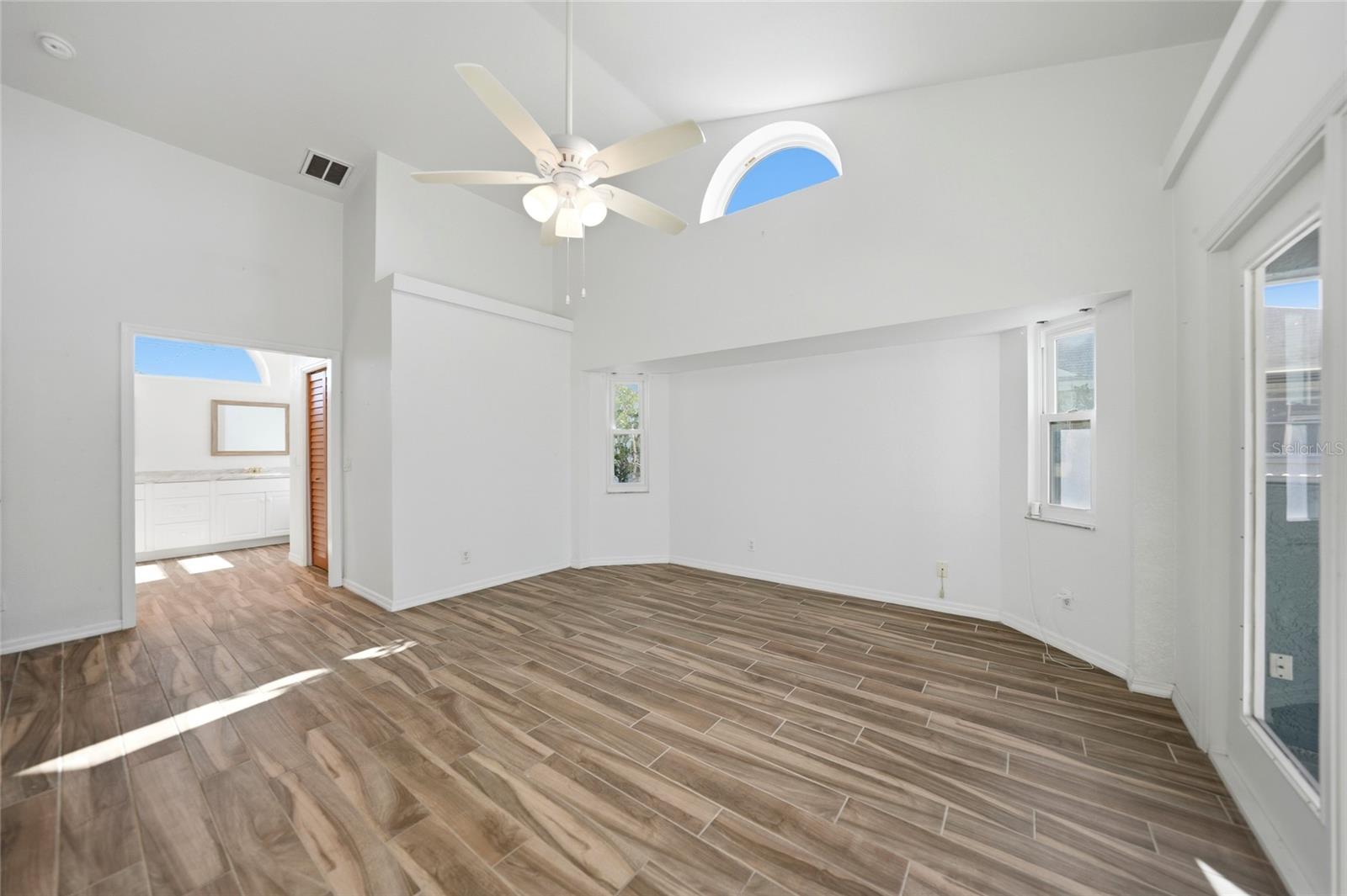 Image 22 of 79 For 64 Sportsman Court