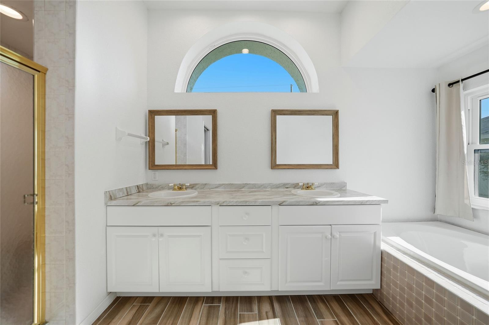 Image 25 of 79 For 64 Sportsman Court