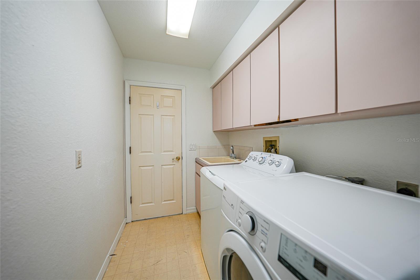 Image 41 of 79 For 64 Sportsman Court