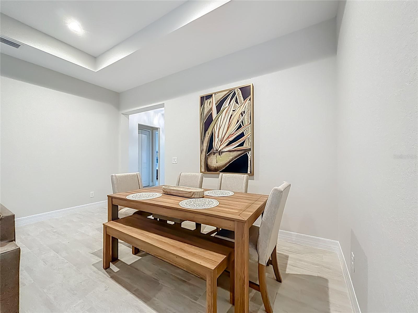 Image 5 of 25 For 107 Swan Drive