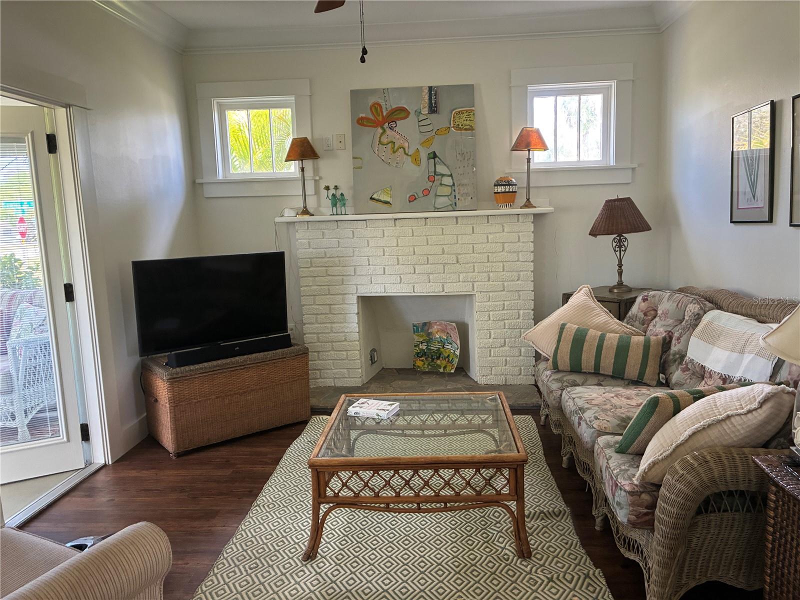 Image 5 of 18 For 385 Cowles Street