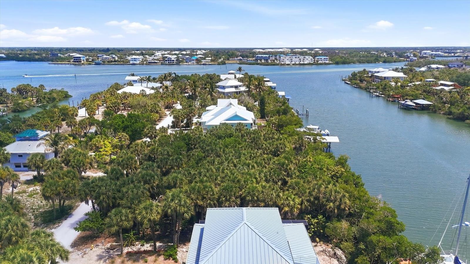 Image 15 of 29 For 70 Palm Drive