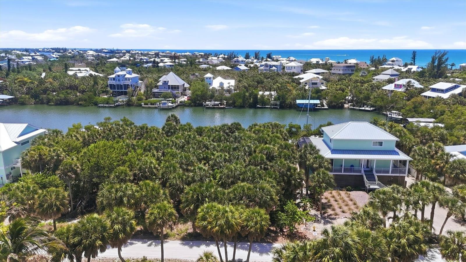 Image 18 of 29 For 70 Palm Drive