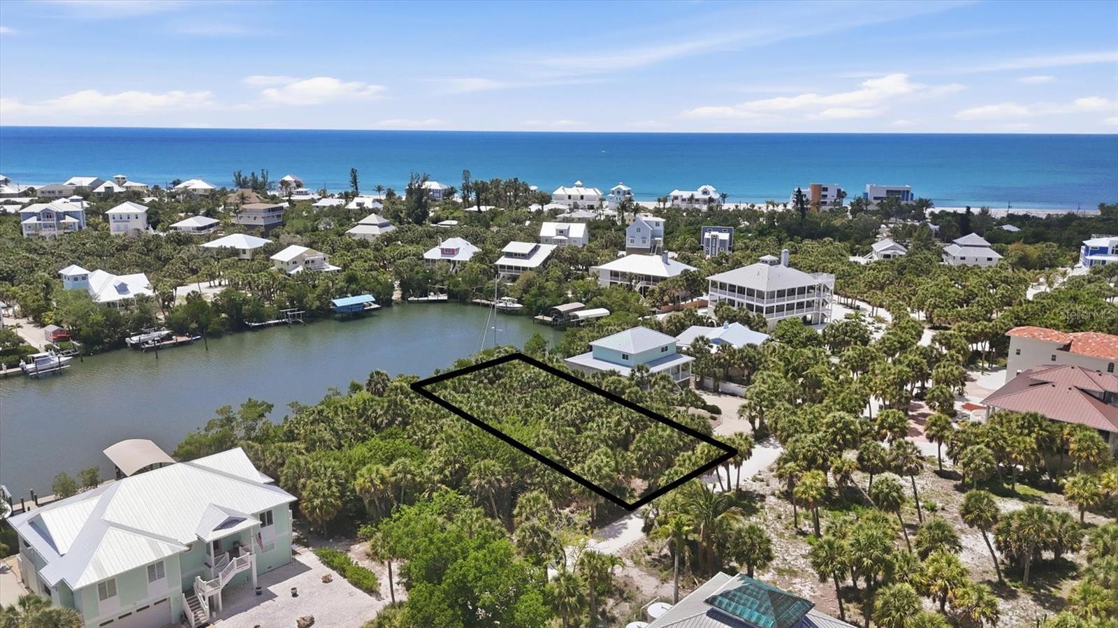 Image 2 of 29 For 70 Palm Drive