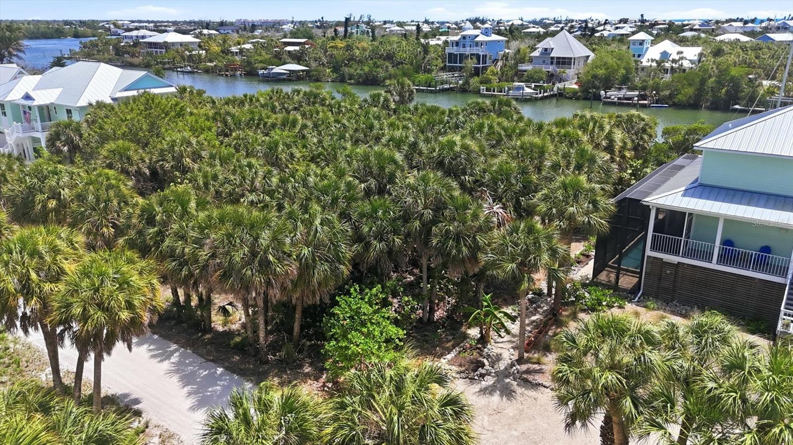 Image 20 of 29 For 70 Palm Drive