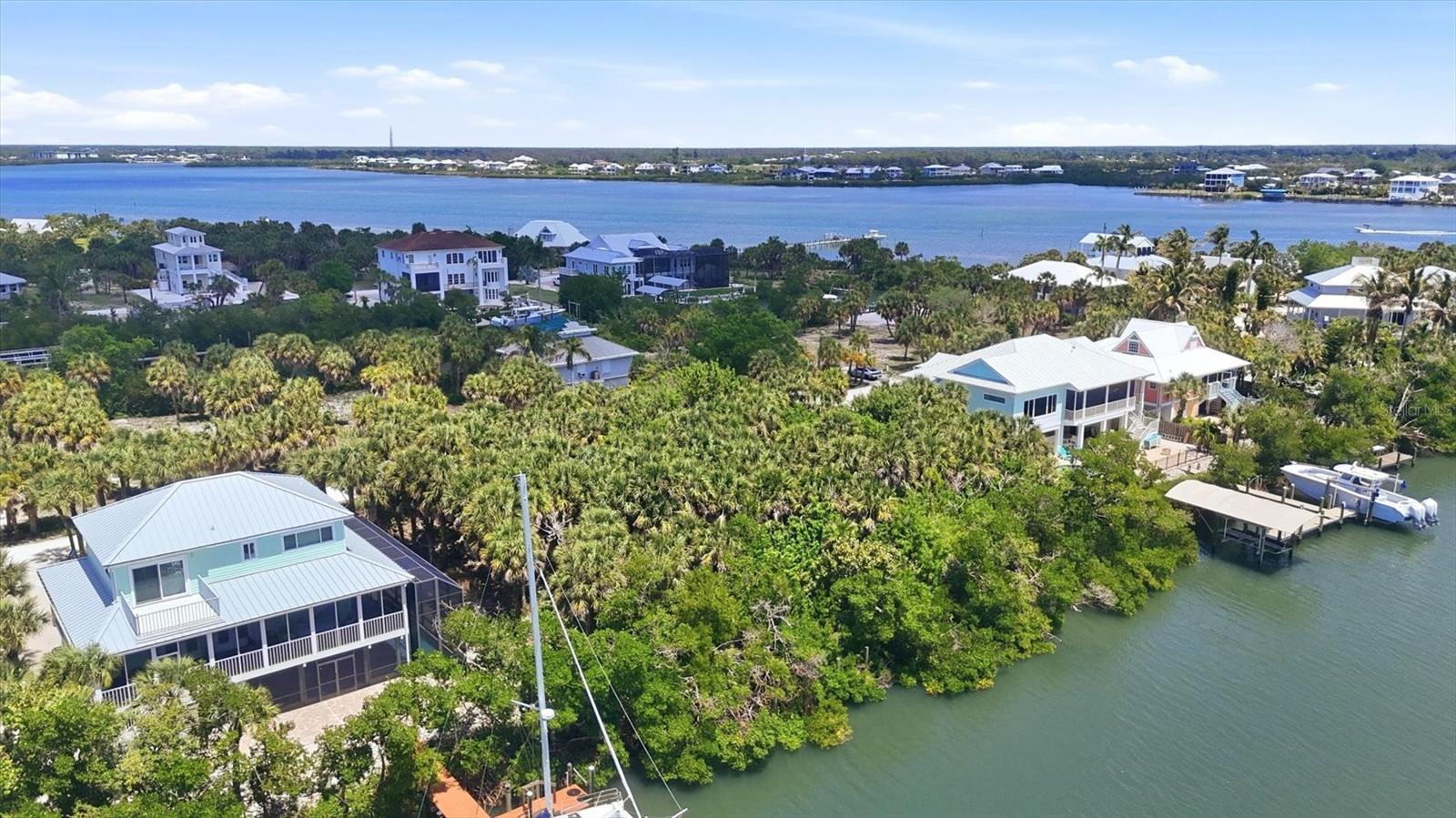 Image 25 of 29 For 70 Palm Drive