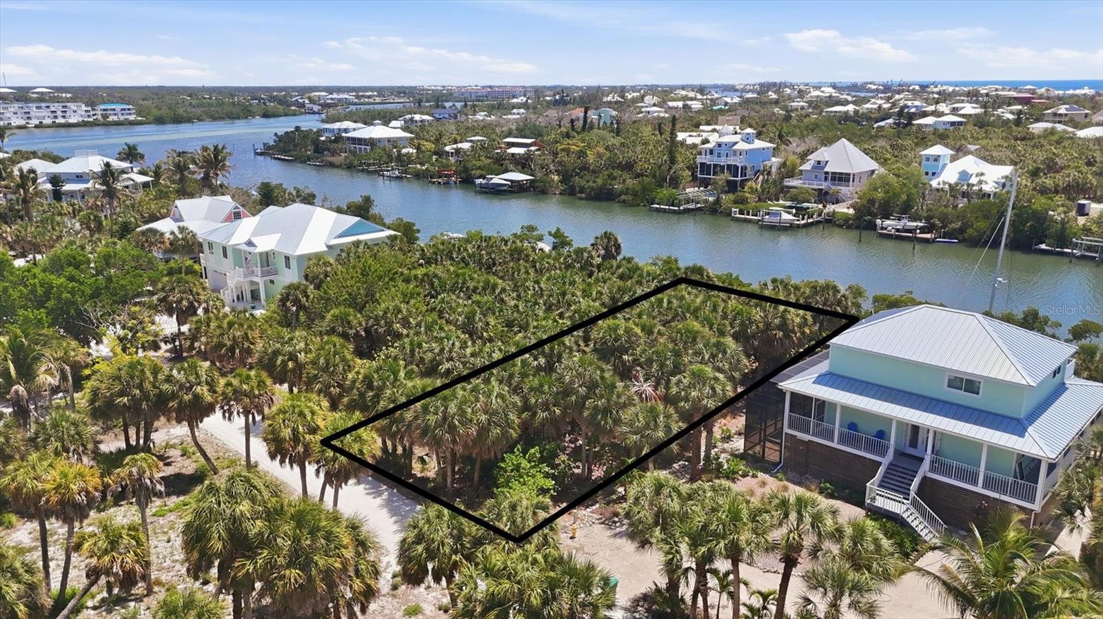 Image 5 of 29 For 70 Palm Drive