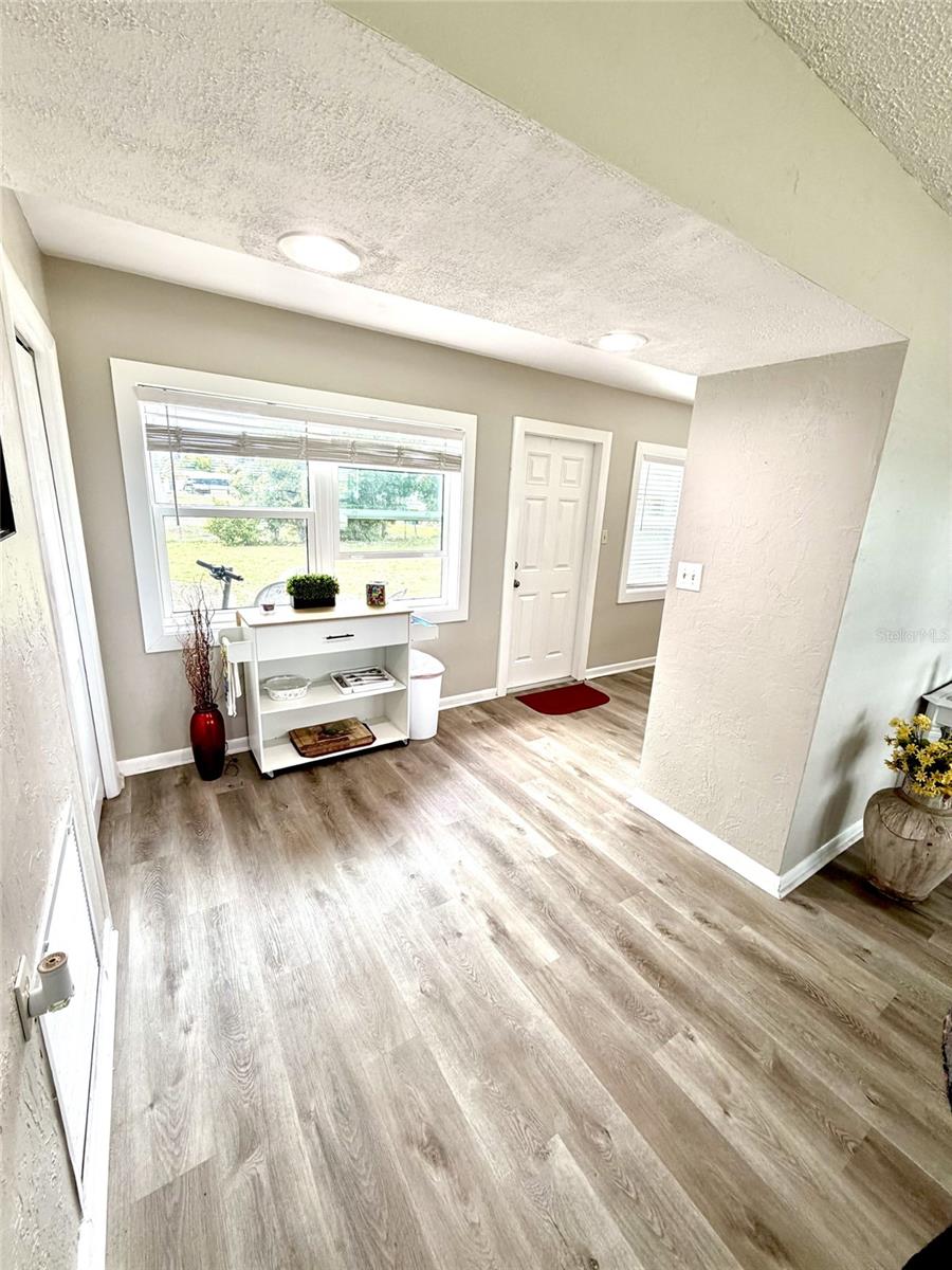 Image 5 of 21 For 240 Dalton Boulevard