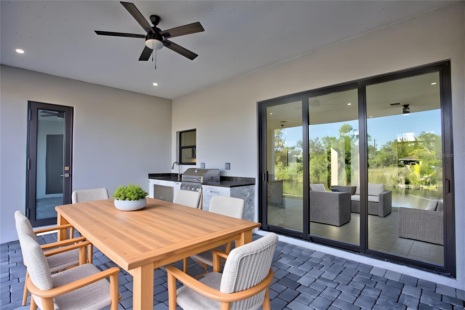 Image 2 of 40 For 9574 Salt Lake Street