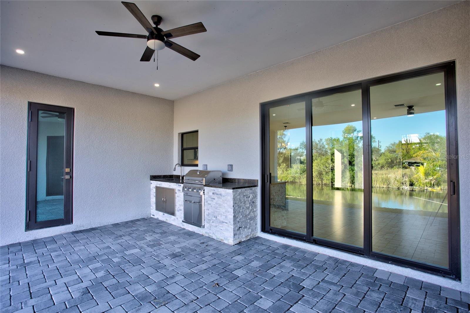 Image 3 of 40 For 9574 Salt Lake Street