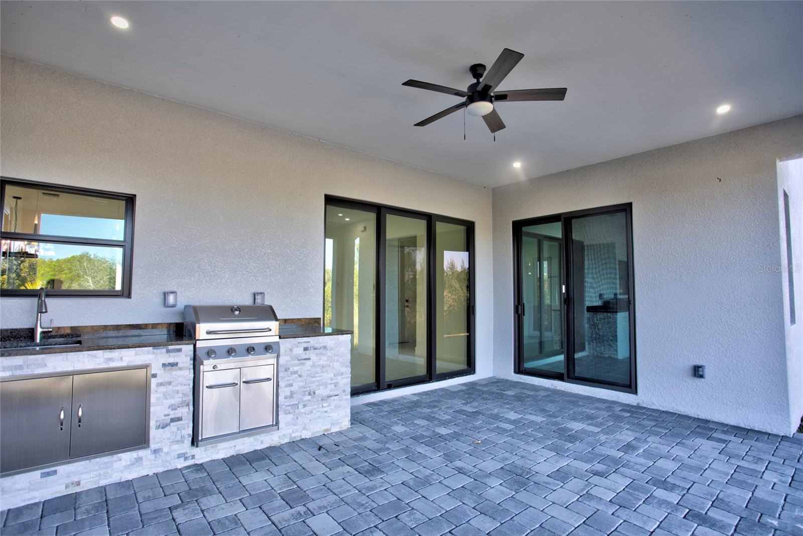 Image 5 of 40 For 9574 Salt Lake Street