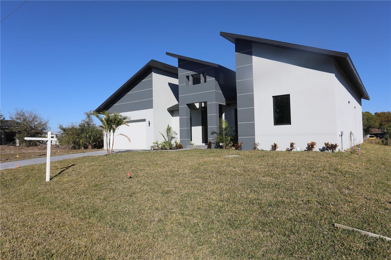 Image 7 of 40 For 9574 Salt Lake Street