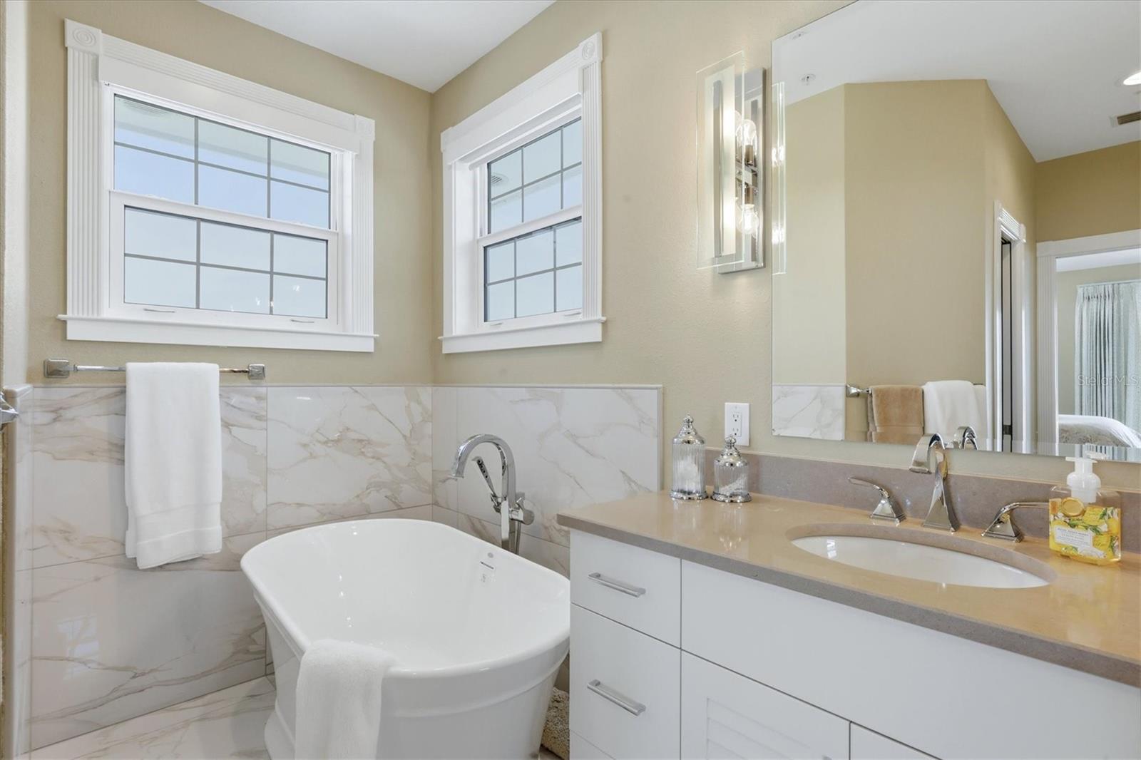 Image 38 of 76 For 6950 Palm Island Drive