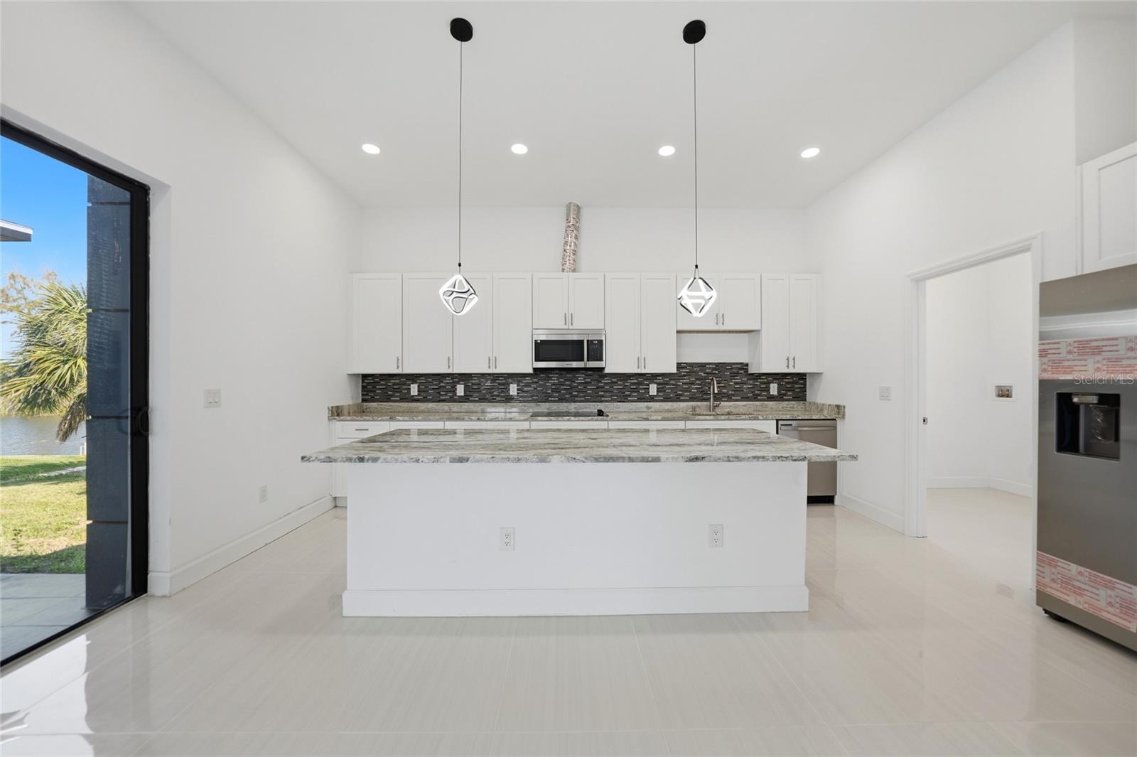 Image 12 of 61 For 15096 Lakeland Circle