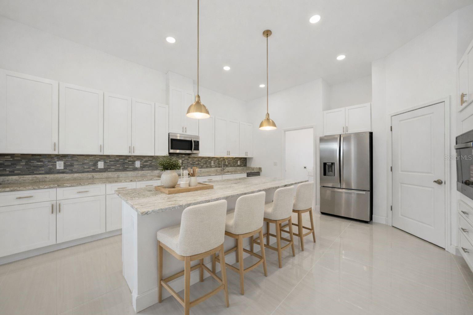 Image 15 of 61 For 15096 Lakeland Circle
