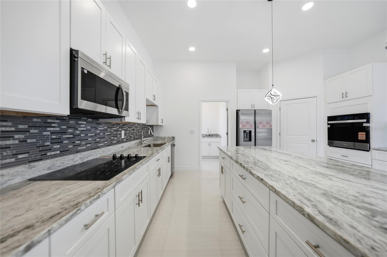 Image 17 of 61 For 15096 Lakeland Circle