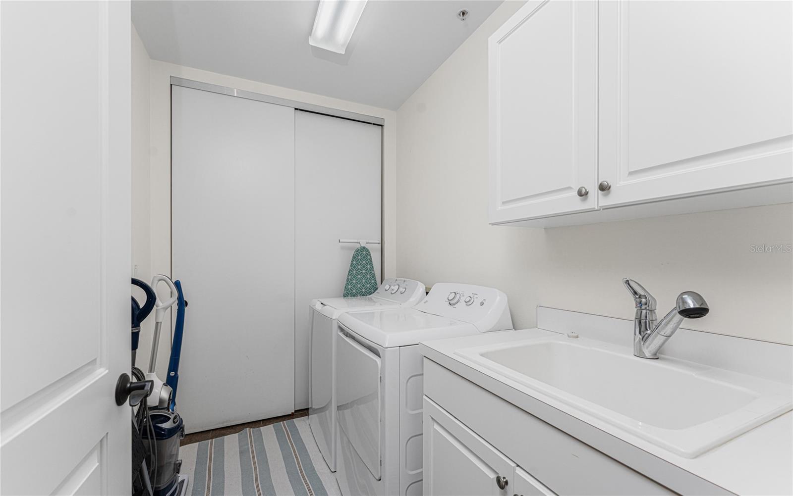 Image 30 of 83 For 11100 Hacienda Del Mar Boulevard G202 - Ren