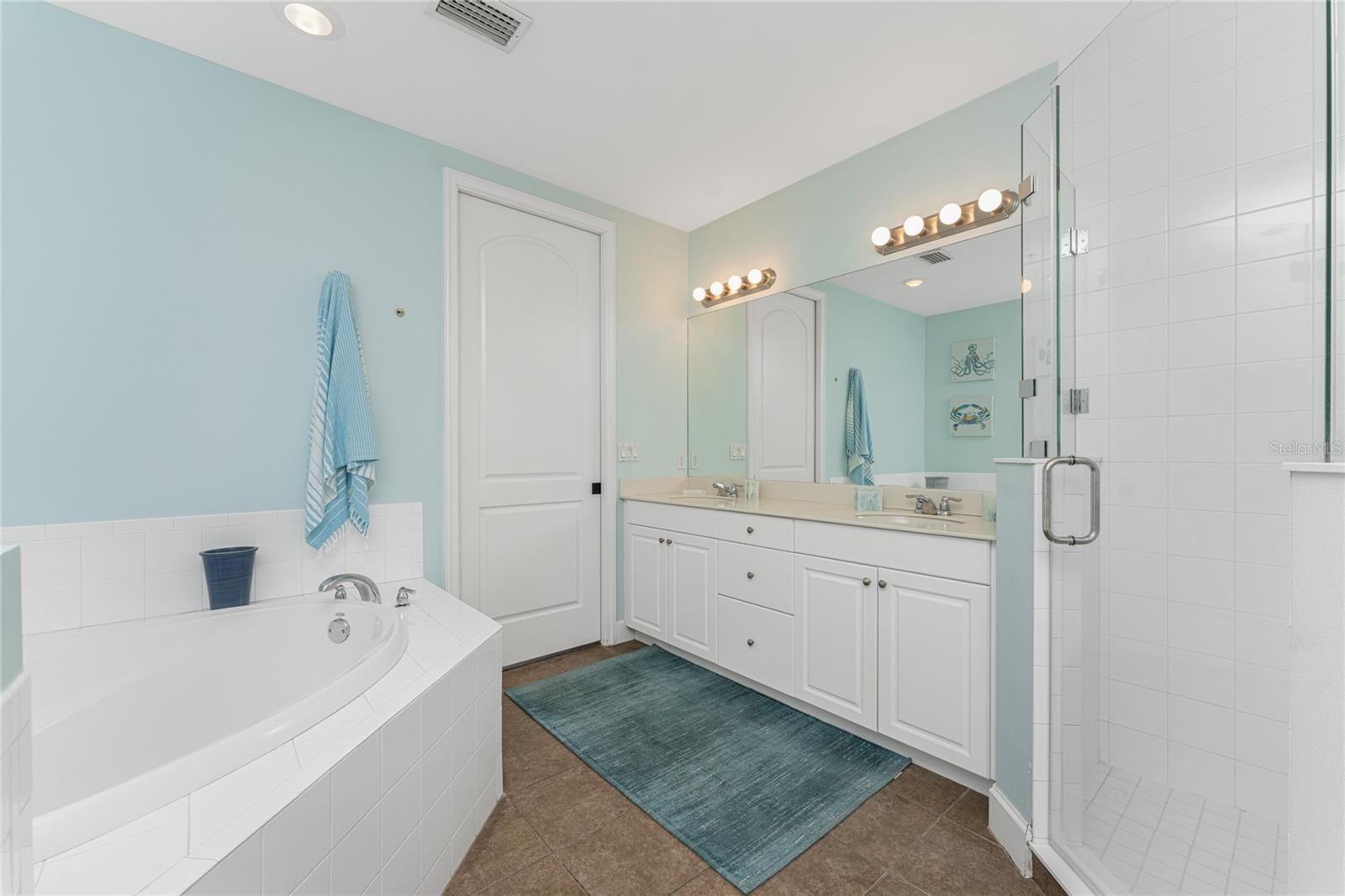 Image 41 of 83 For 11100 Hacienda Del Mar Boulevard G202 - Ren