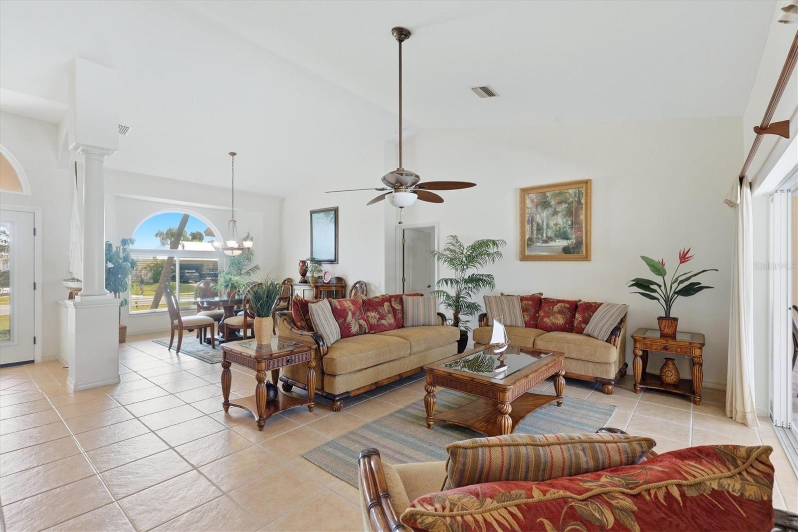 Image 14 of 39 For 4150 Cape Haze Drive