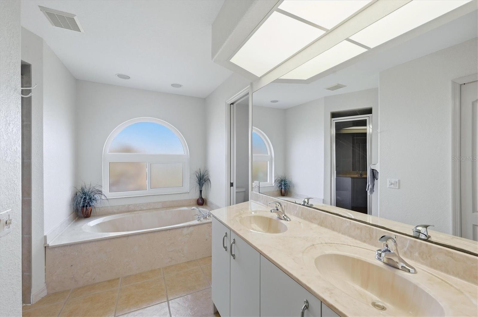 Image 23 of 39 For 4150 Cape Haze Drive