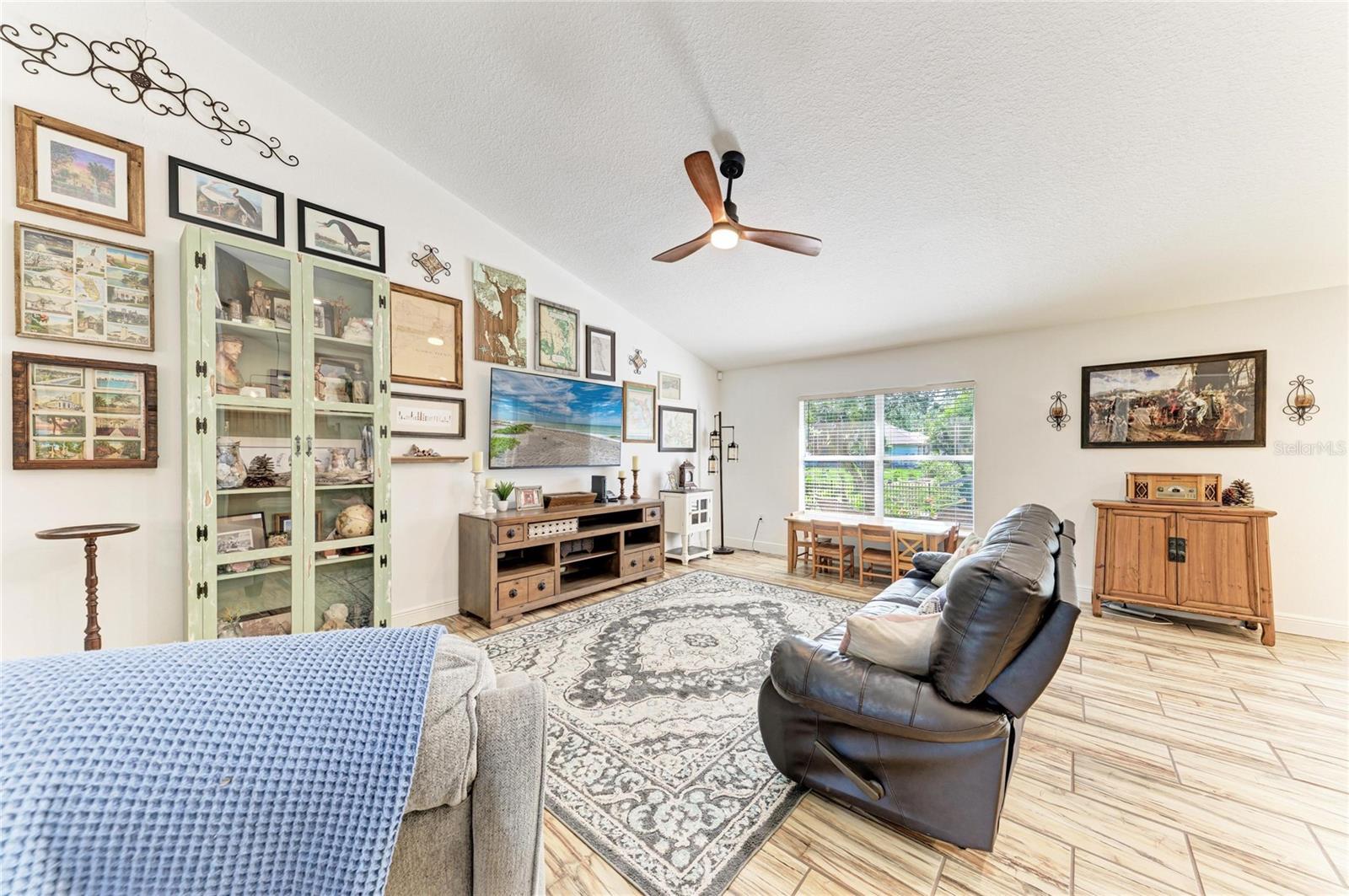 Image 15 of 68 For 4235 Shorewood Street