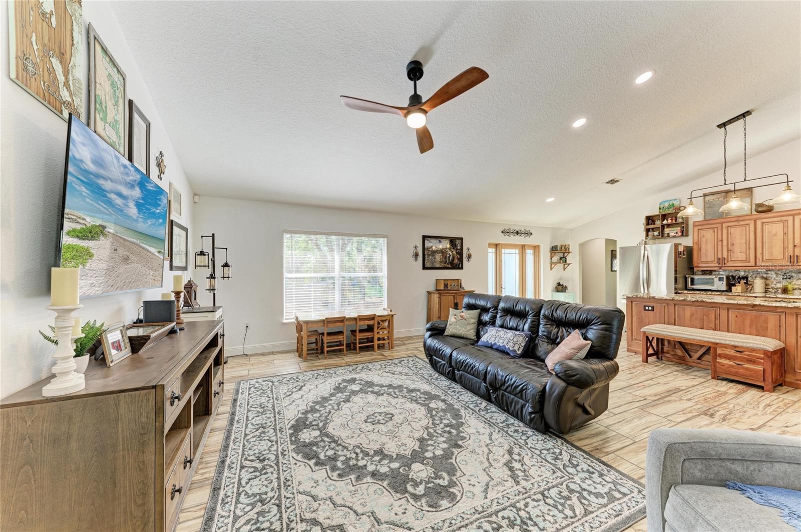 Image 16 of 68 For 4235 Shorewood Street