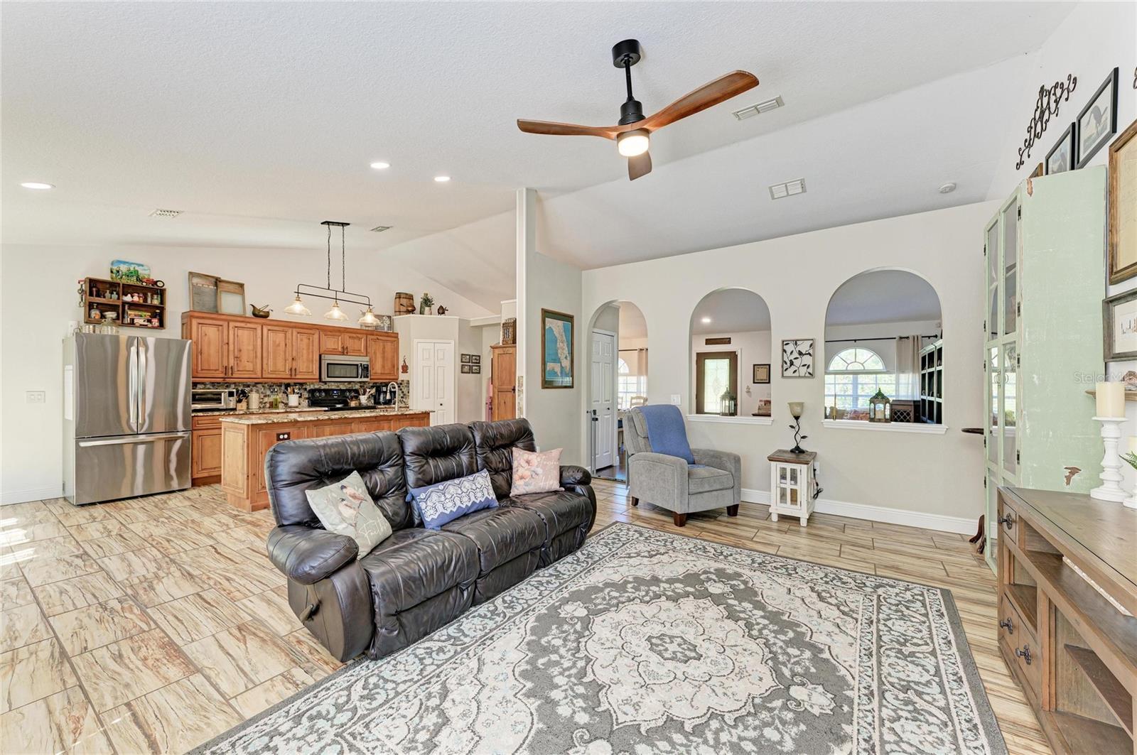 Image 17 of 68 For 4235 Shorewood Street