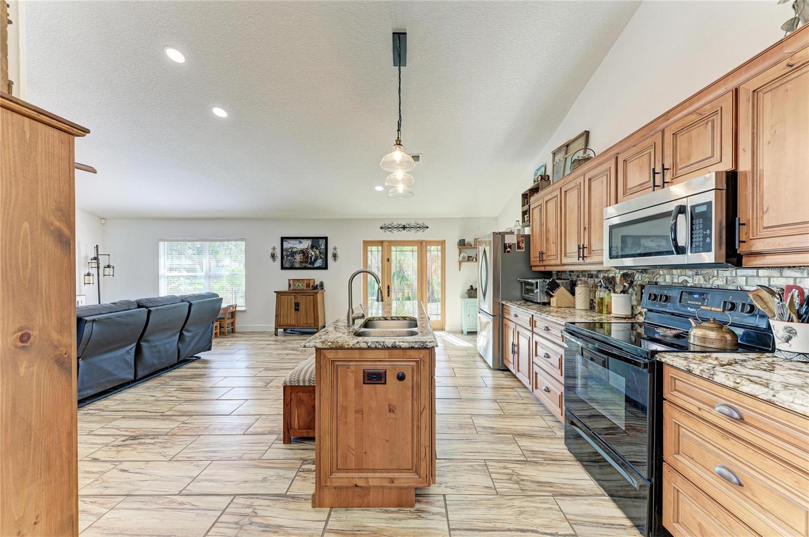 Image 18 of 68 For 4235 Shorewood Street