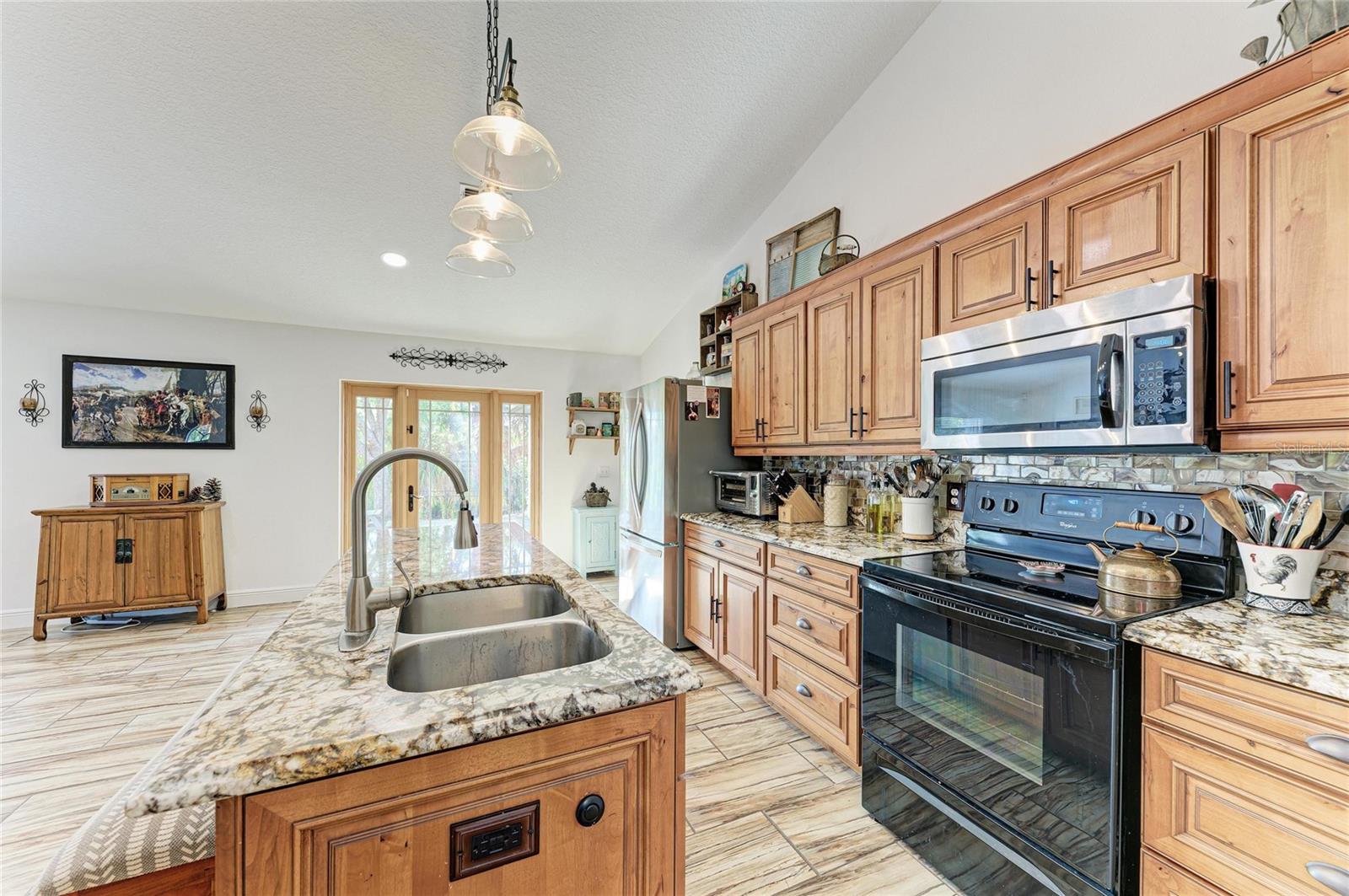 Image 20 of 68 For 4235 Shorewood Street