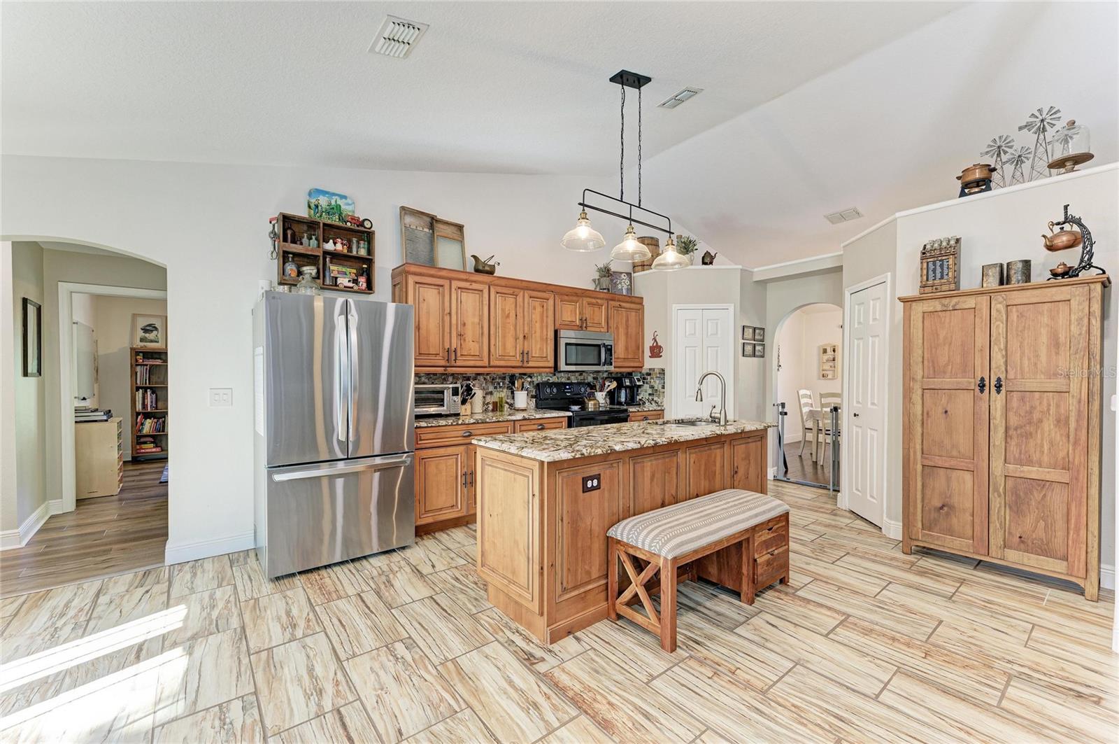 Image 22 of 68 For 4235 Shorewood Street