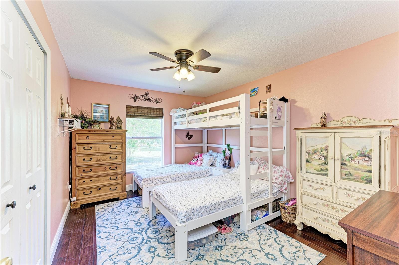 Image 33 of 68 For 4235 Shorewood Street
