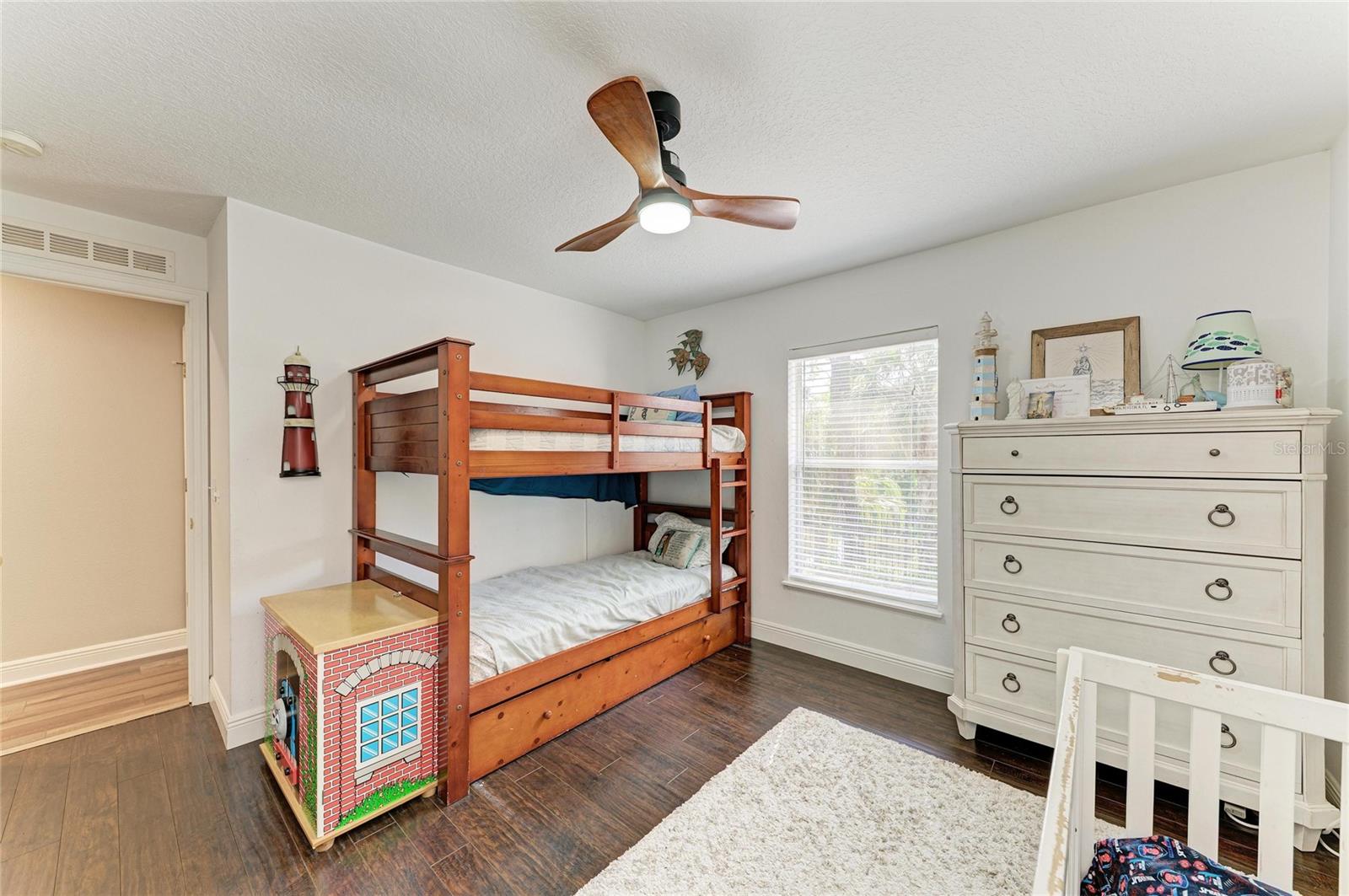 Image 35 of 68 For 4235 Shorewood Street