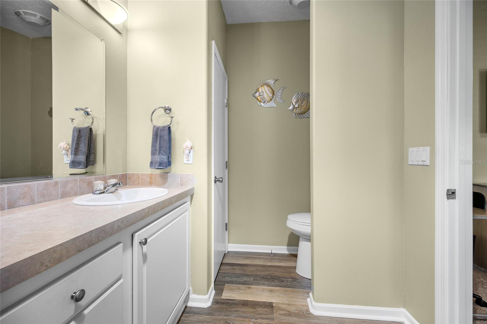 Image 19 of 46 For 9086 Pinehaven Way