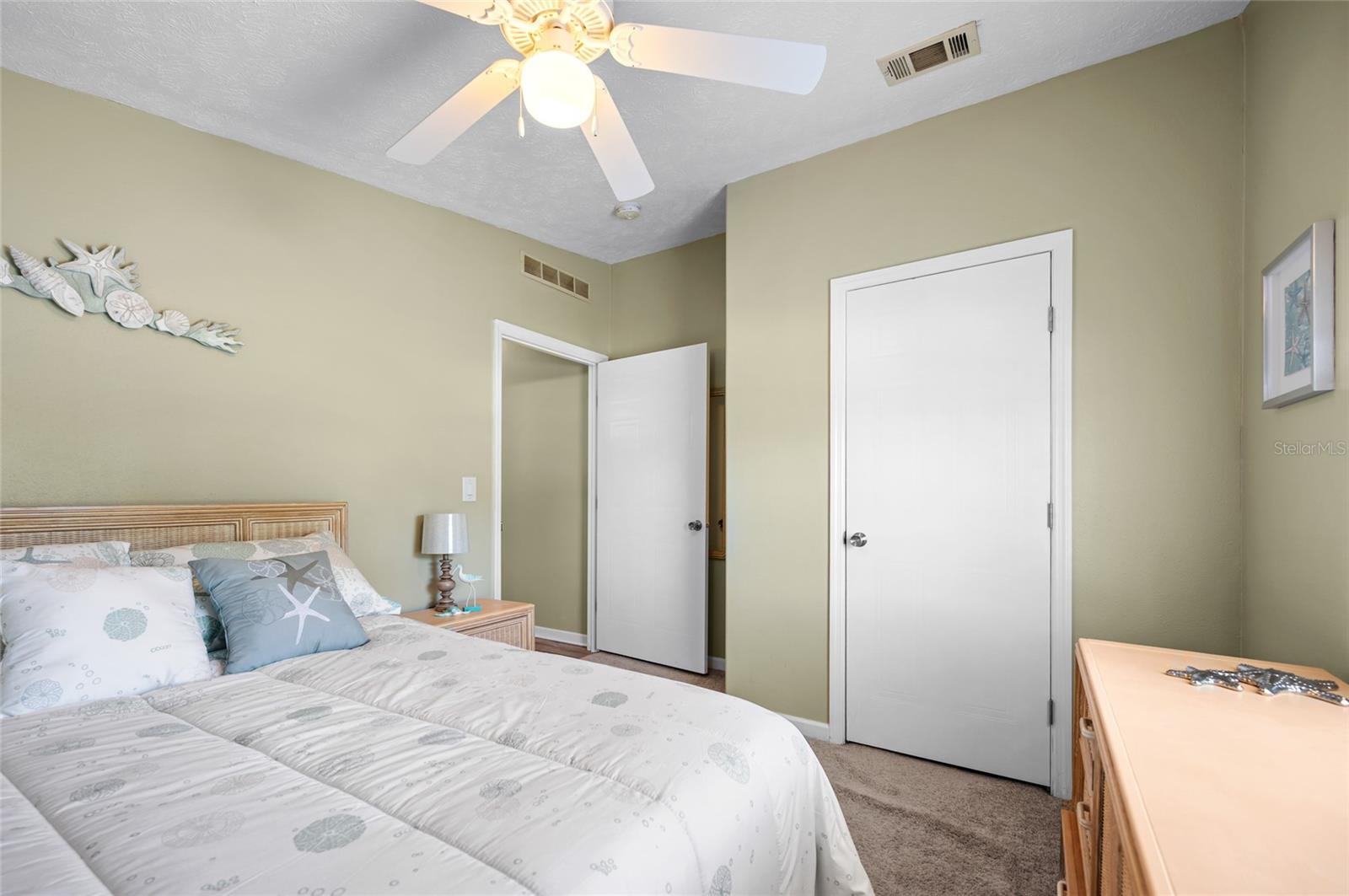 Image 21 of 46 For 9086 Pinehaven Way