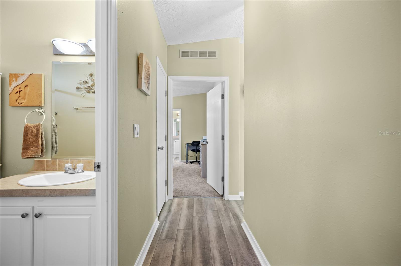 Image 22 of 46 For 9086 Pinehaven Way