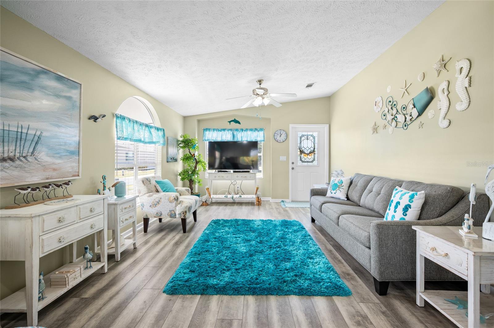 Image 5 of 46 For 9086 Pinehaven Way