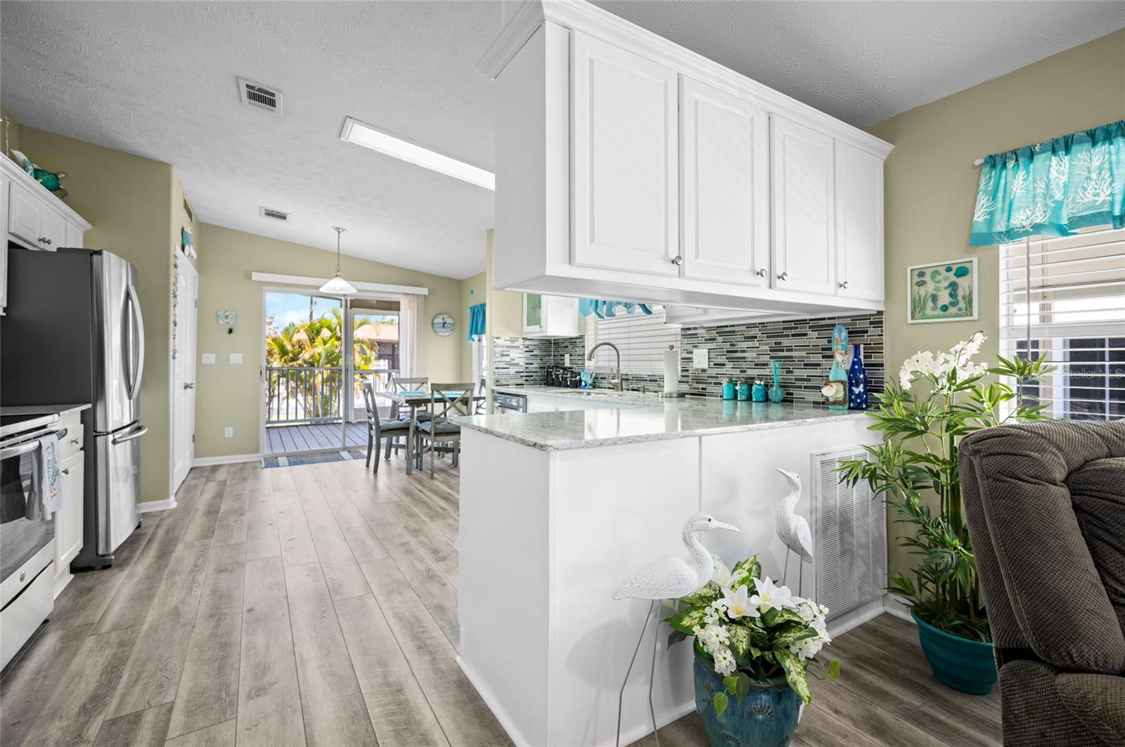 Image 7 of 46 For 9086 Pinehaven Way